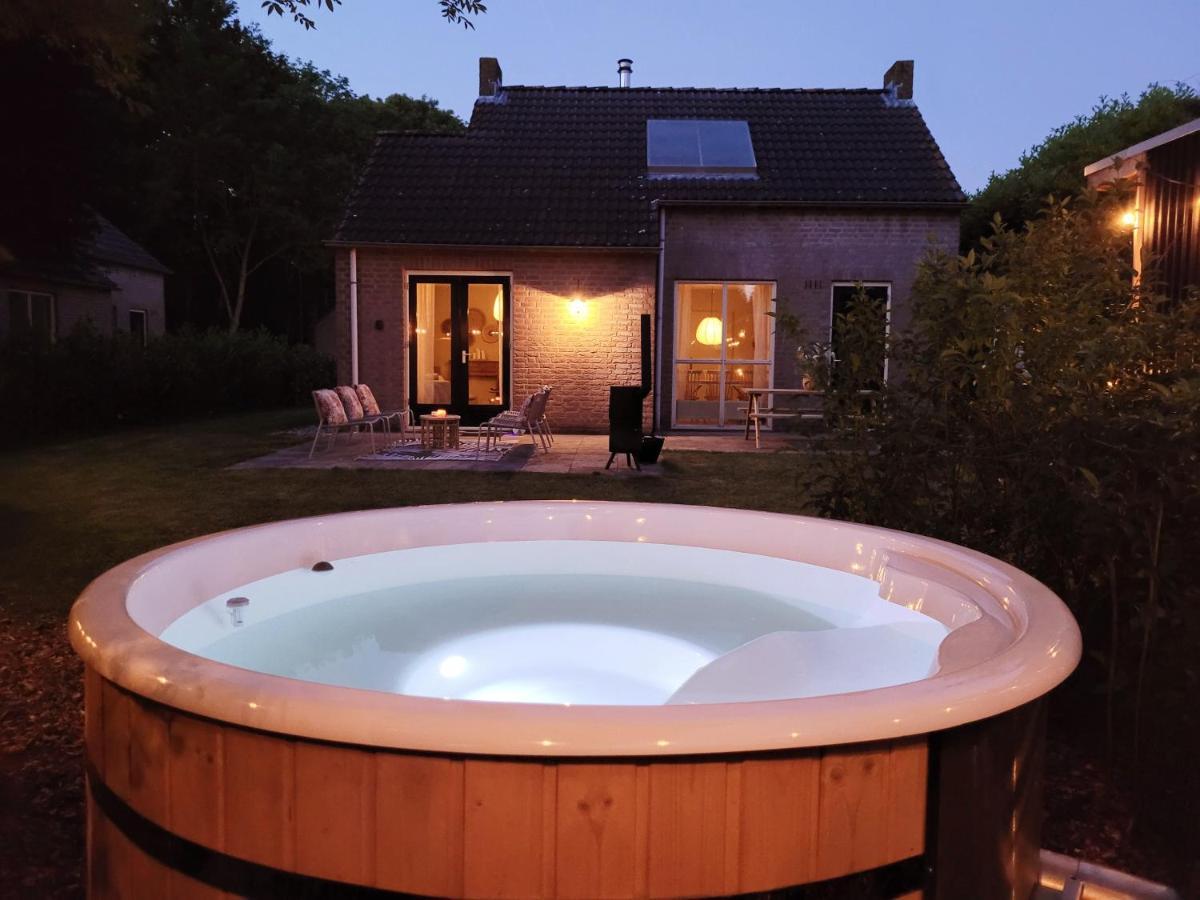 Bohemian Wellness Met Hottub & Sauna Ewijk Exteriér fotografie